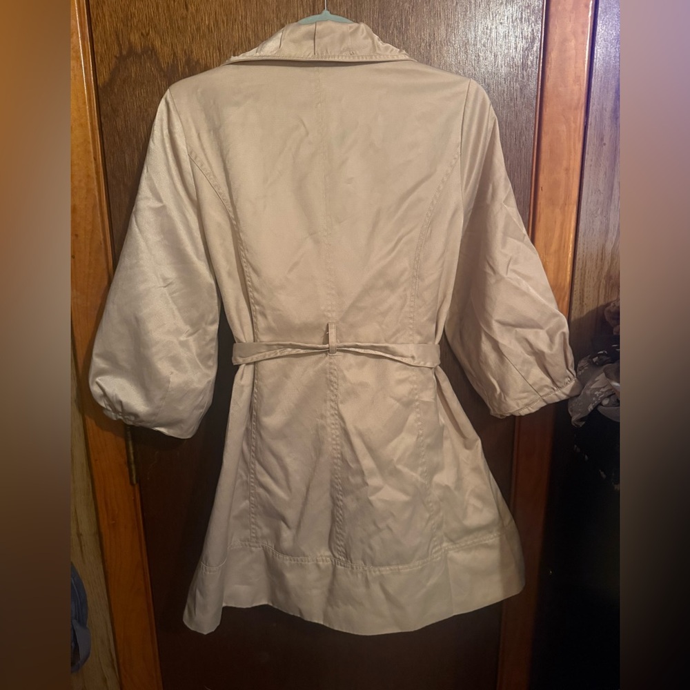 RYU Cream Ruffled Women's Coat - Picture 5 of 5
